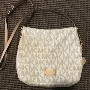 Micheal Kors Purse